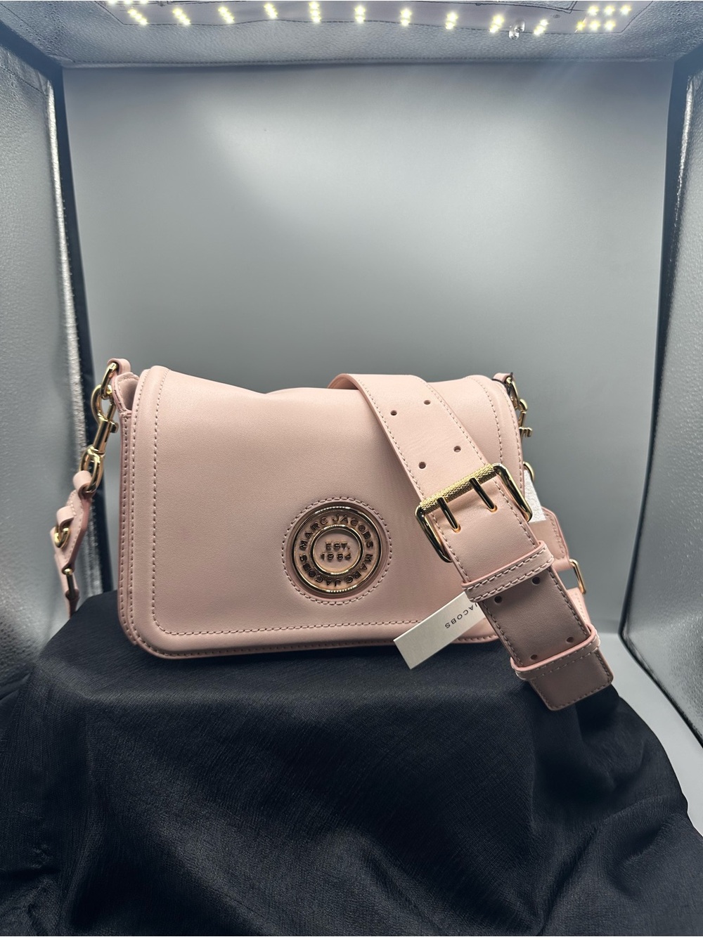 Marc Jacobs Blush Pink Leather Crossbody with Gold Emblem - Picture 2 of 2